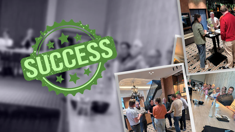 Collage van drie foto's van mensen die praten en samenwerken in een lobby en vergaderruimte, naast een grote groene 'SUCCESS' stempel op een vervaagde achtergrond.