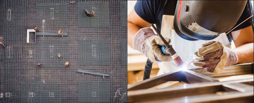 Overzicht van een bouwplaats: links arbeiders in oranje hesjes op een metalen roosterconstructie; rechts een persoon die las met helm en handschoenen, vonken vliegen.